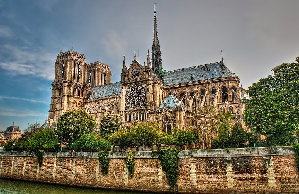 Notre Dame Katedrali, Gotik Mimari Örneği