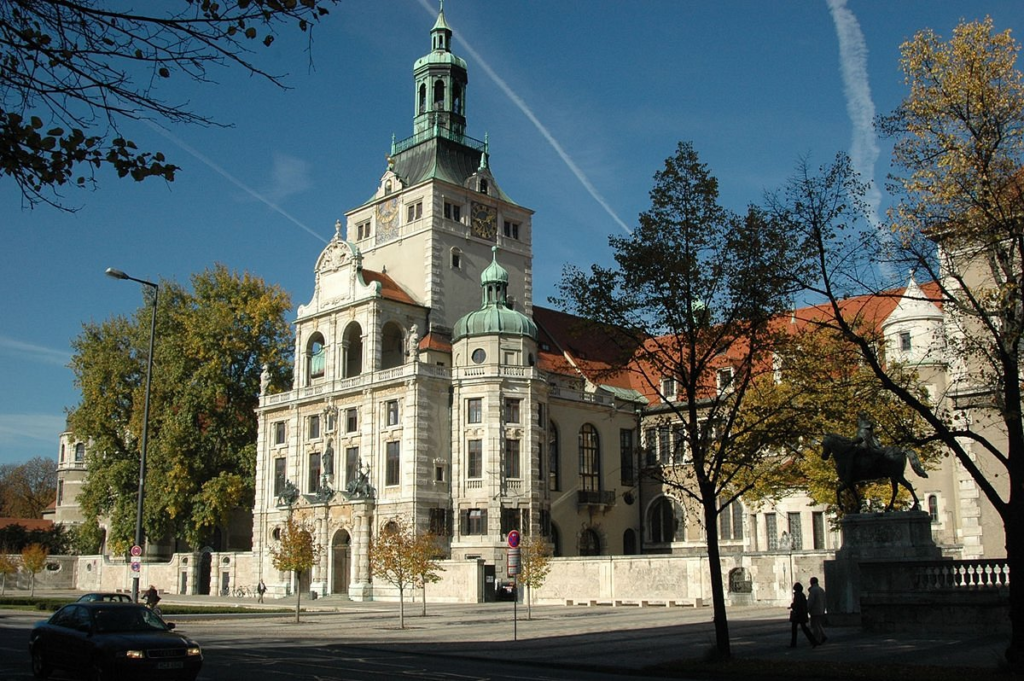 Münich Gezilecek Yerler - Bavyera Ulusal Müzesi