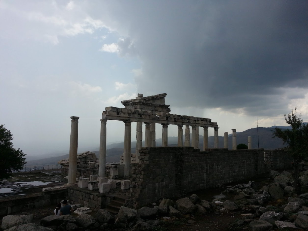 İzmir Bergama Akropol, Fotoğraf 2014 yılından