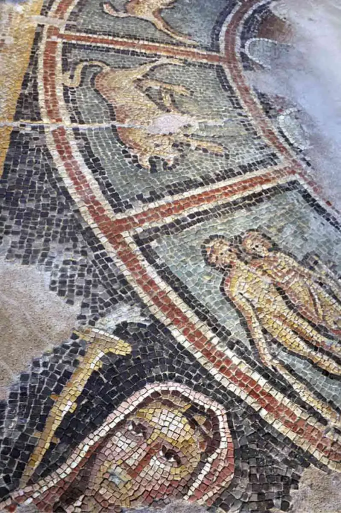 Zodyak Mozaiği, muhtemelen Bursa, Türkiye'deki bir Mithraeum'dan, Roger-Pearse.com