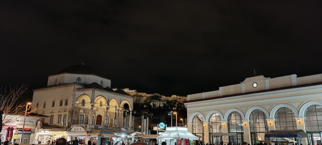 Atina Monastiraki Meydanı, Atina Gezi Rehberi