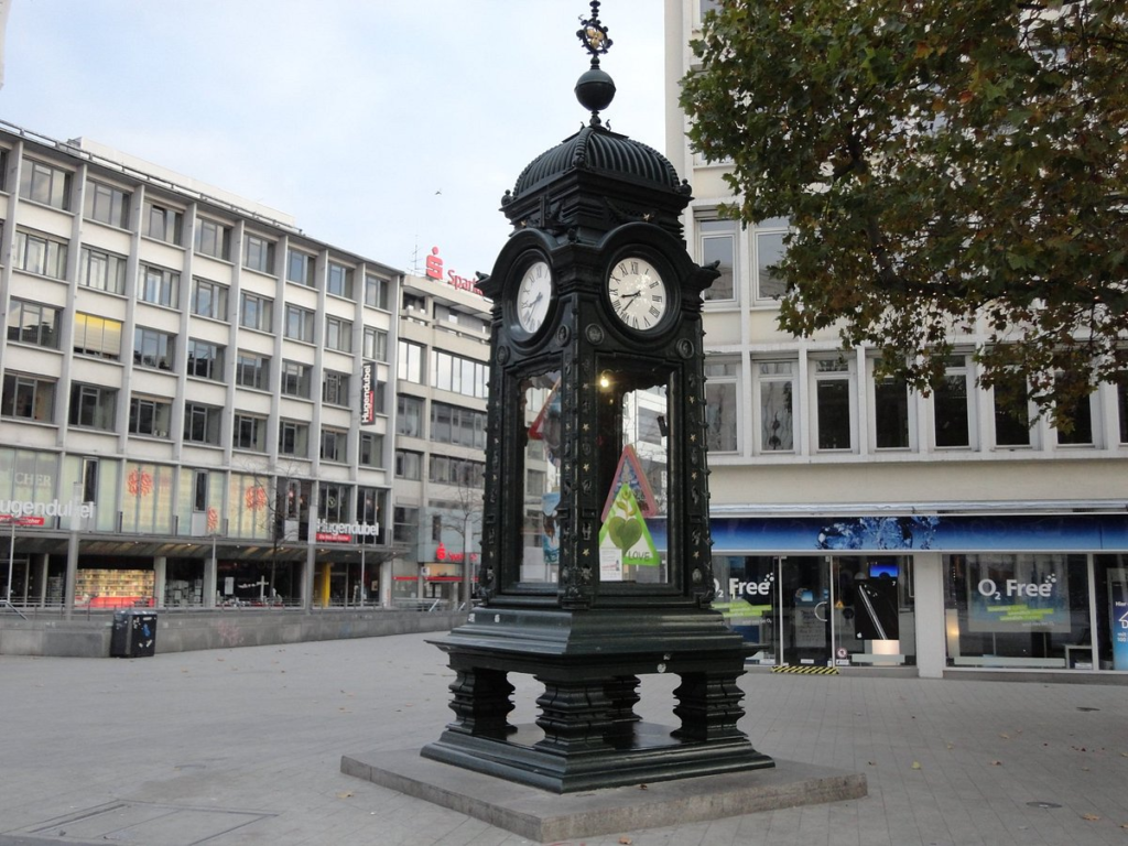 Kröpcke Clock Hannover Gezi Rehberi