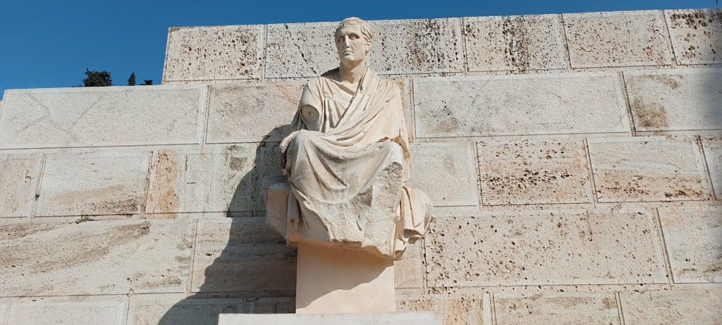 Akropolis Menander Heykeli