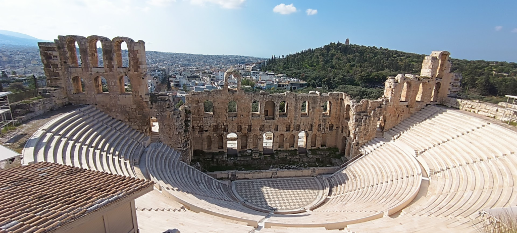 Herodes Atticus Odeionu, Akropolis