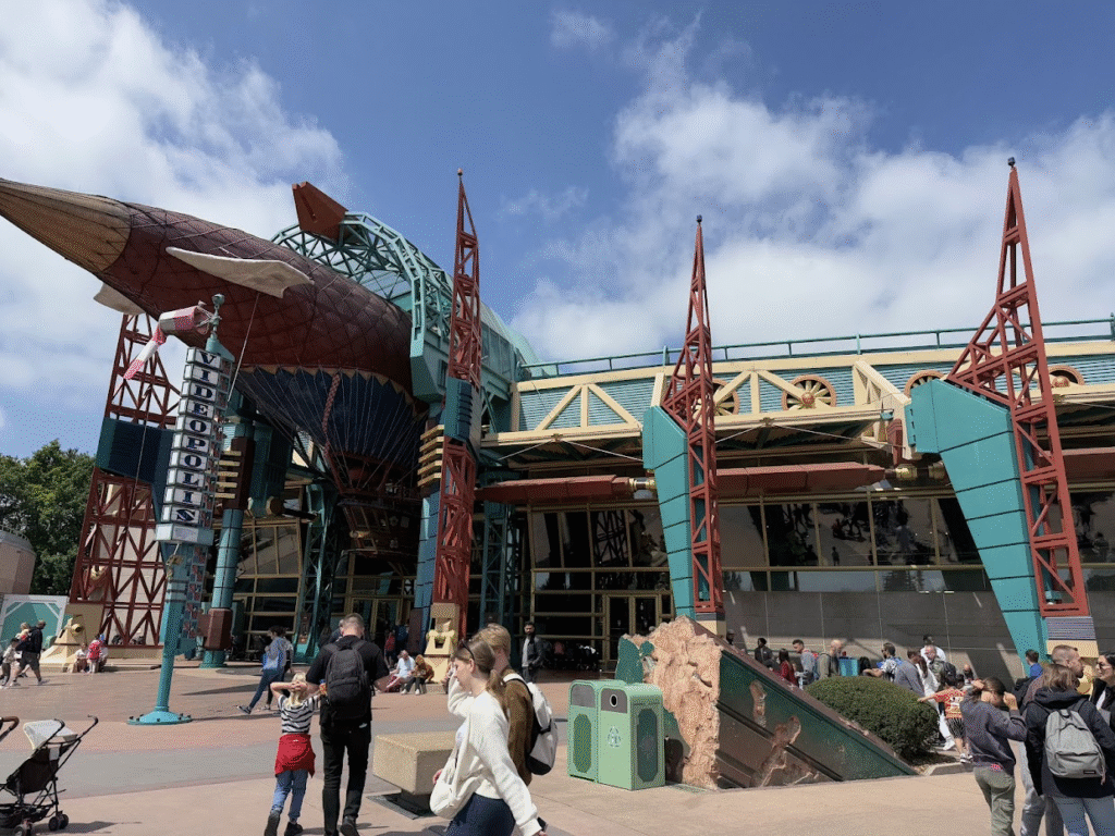 Disneyland Paris Park Discoveryland Alanı