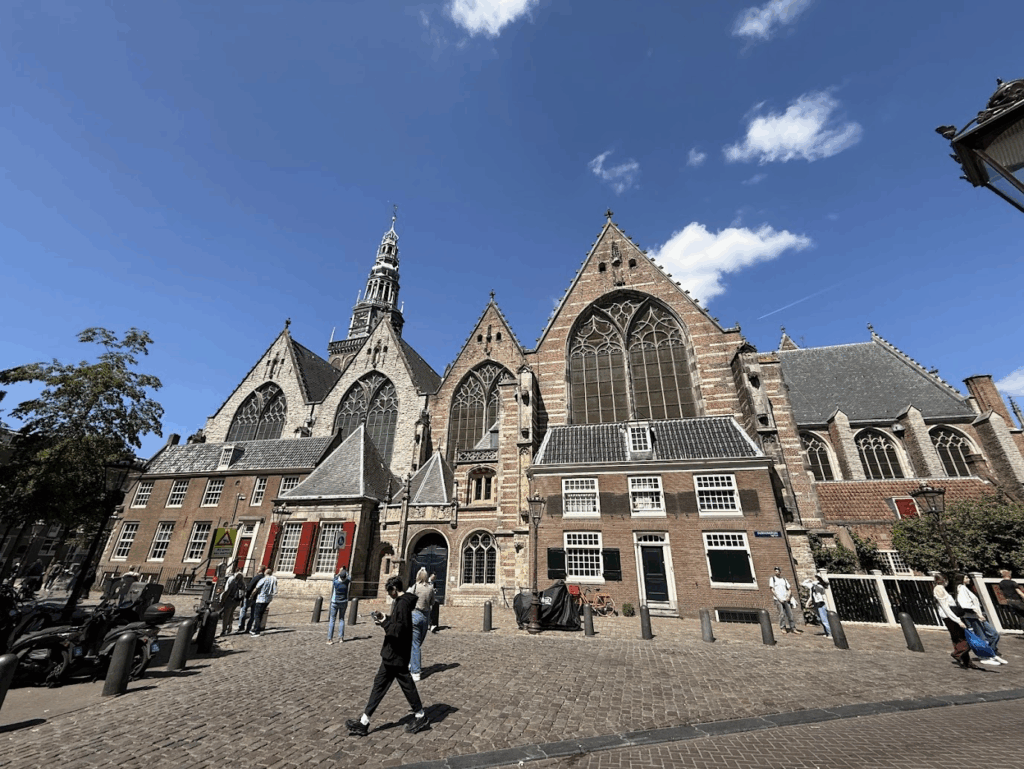 Amsterdam Gezi Rehberi - Oude Kerk